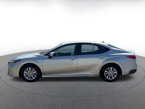 Used 2025 Toyota Camry LE image 9