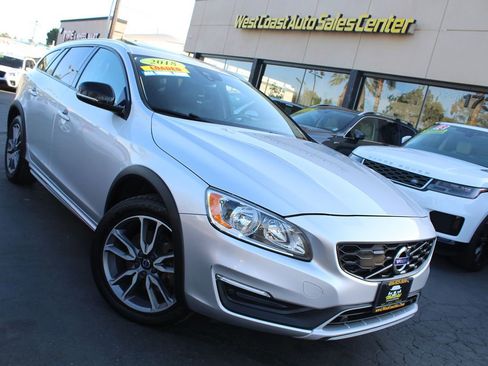 Used 2018 Volvo V60 T5 Cross Country image 36