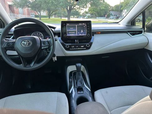 Used 2021 Toyota Corolla LE image 16