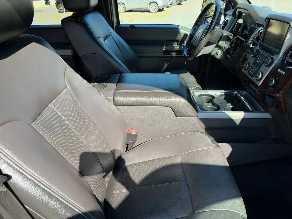 Used 2015 Ford F250 Lariat w/ Lariat Ultimate Package AWD/4WD image 19