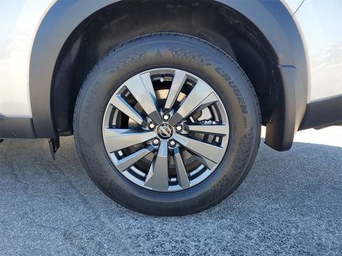 New 2025 Nissan Pathfinder SV w/ SV Premium Package image 5