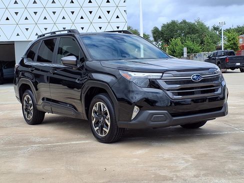 Certified 2025 Subaru Forester Premium AWD/4WD image 2