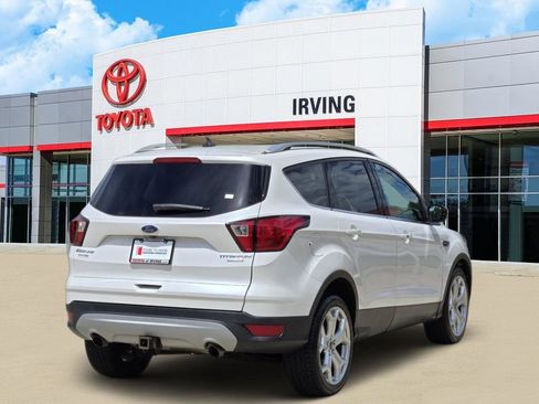 Used 2019 Ford Escape Titanium w/ U9j03 - Titanium Tow Package AWD/4WD image 4