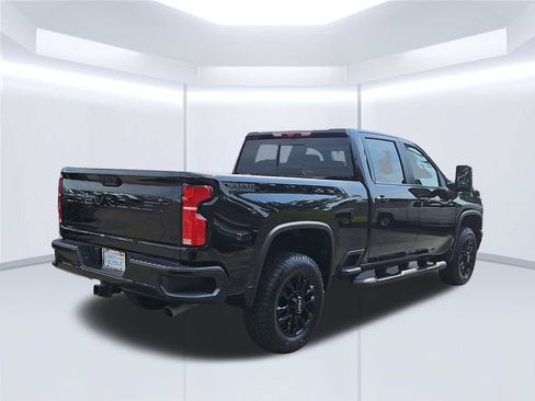 Used 2025 Chevrolet Silverado 2500 LT w/ Trail Boss Package AWD/4WD image 5