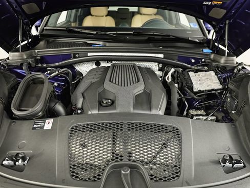 Certified 2026 Porsche Macan AWD/4WD image 33