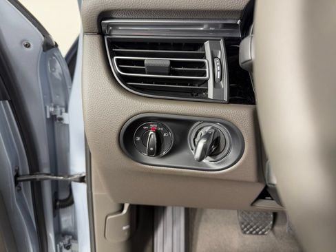 Certified 2026 Porsche Macan AWD/4WD image 27
