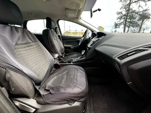 Used 2017 Ford Focus SE image 8