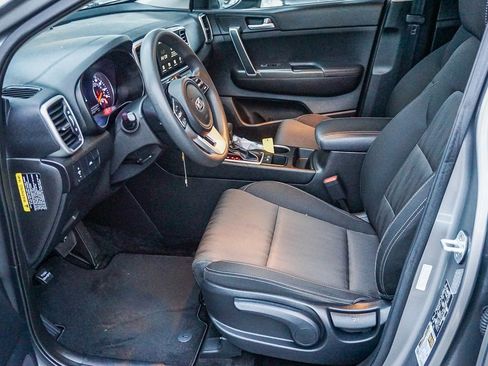 Used 2020 Kia Sportage LX image 18