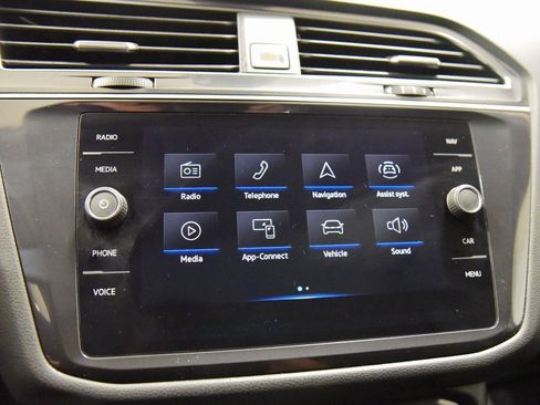 Used 2021 Volkswagen Tiguan SEL image 20