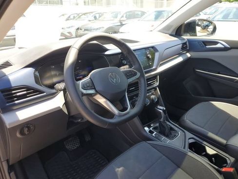 Certified 2023 Volkswagen Taos SE w/ Panoramic Sunroof Package FWD image 18