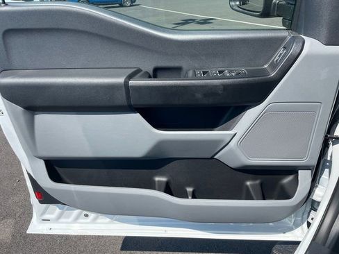 New 2025 Ford F350 XL w/ XL Chrome Package image 18