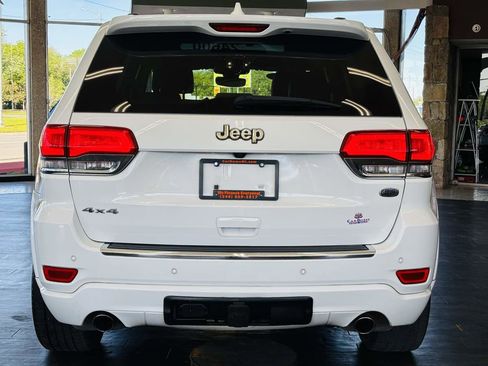 Used 2020 Jeep Grand Cherokee Overland AWD/4WD image 7