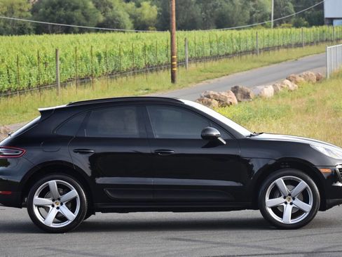 Used 2017 Porsche Macan AWD/4WD image 21