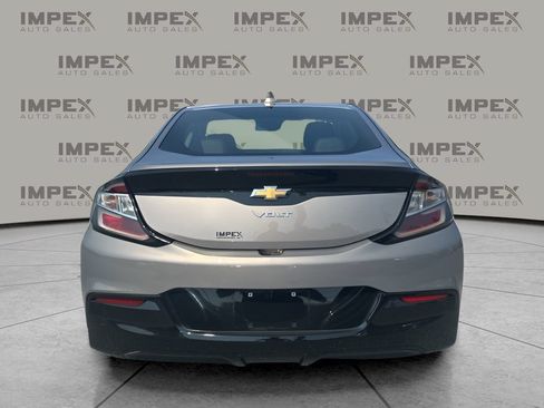 Used 2017 Chevrolet Volt LT w/ Comfort Package FWD image 4