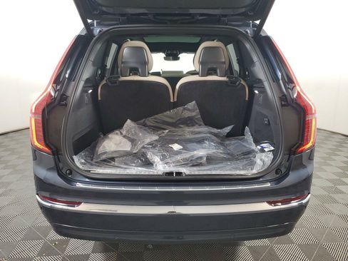 Used 2026 Volvo XC90 B6 Plus w/ Protection Package Premier AWD/4WD image 9