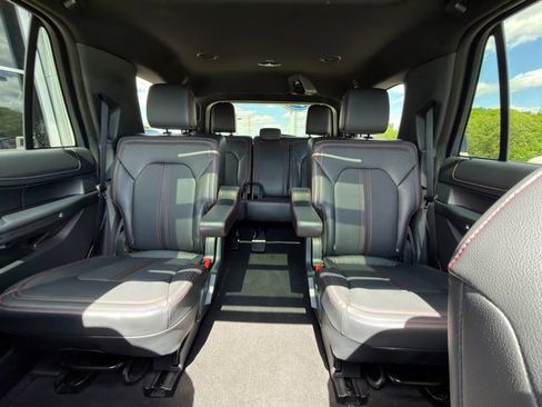 Used 2024 Ford Expedition Limited RWD image 38