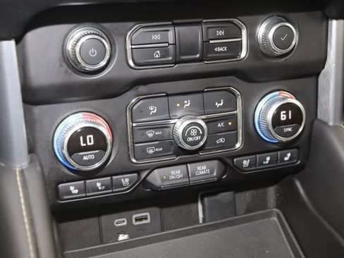 Used 2022 GMC Yukon SLT w/ SLT Premium Package image 28