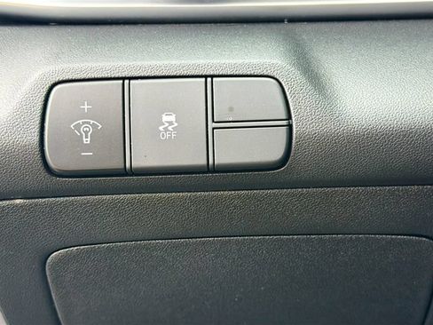 Used 2025 Hyundai Elantra SEL FWD image 10