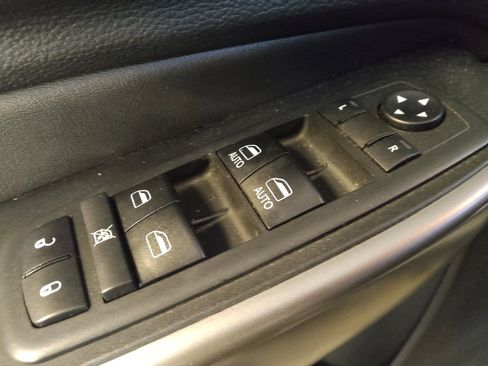 Used 2019 Jeep Cherokee Limited AWD/4WD image 27