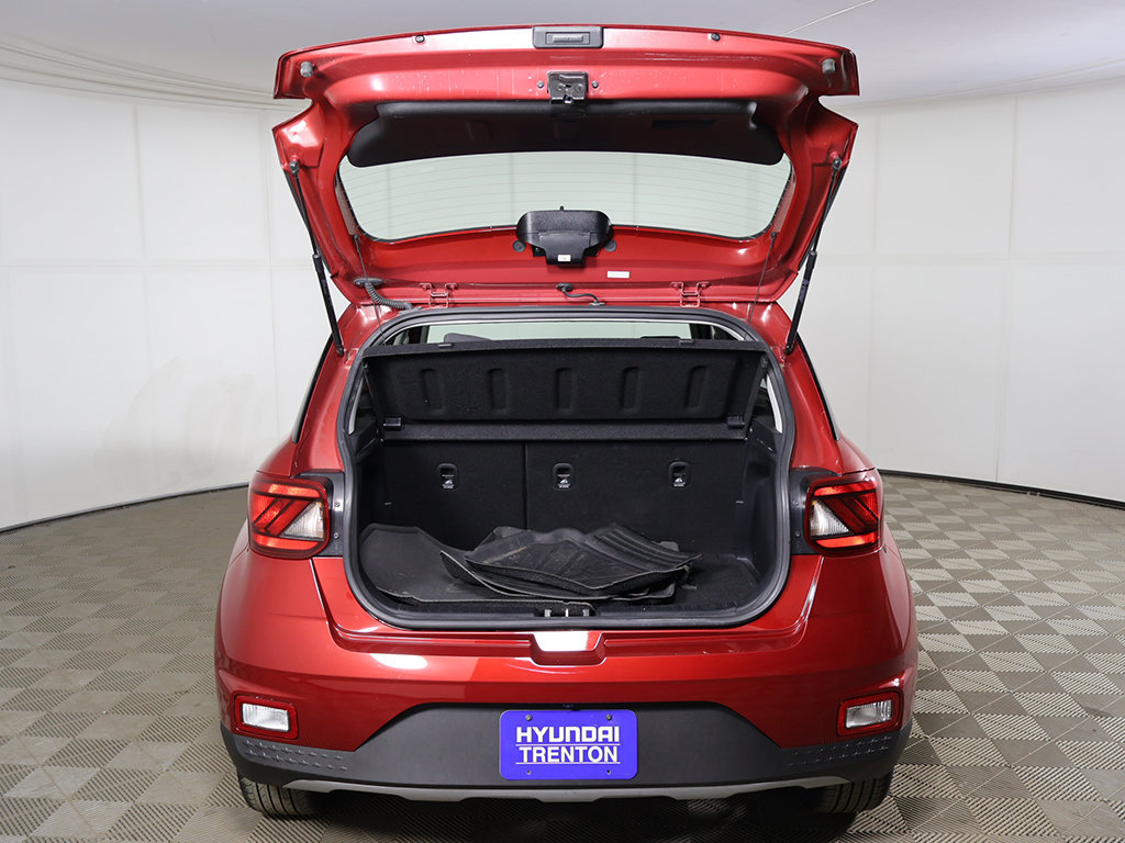Certified 2024 Hyundai Venue SEL FWD image 14