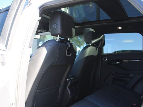 Used 2024 Land Rover Range Rover Evoque S image 31