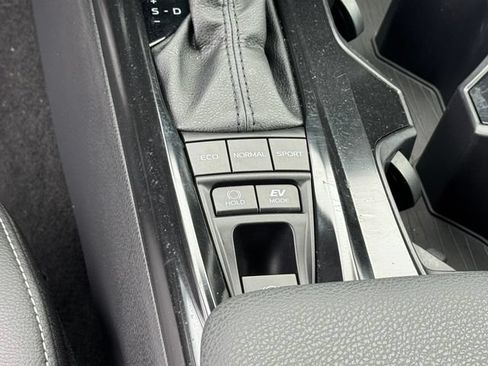 Used 2025 Toyota Camry SE FWD image 21