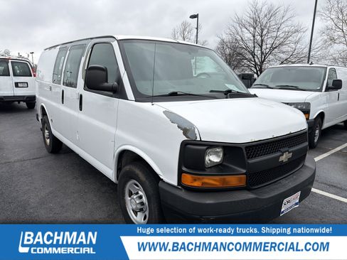 Used 2010 Chevrolet Express 2500 image 1