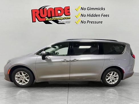 Used 2021 Chrysler Voyager Lxi FWD image 3