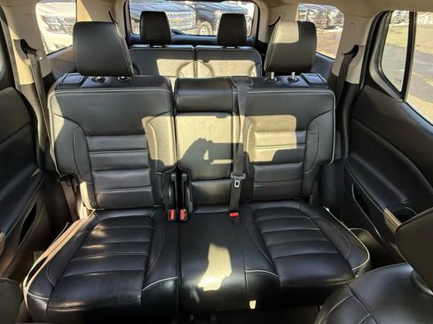 Used 2017 GMC Acadia Denali image 38