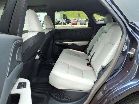 Used 2025 Lexus RX 350h w/ Convenience Package AWD/4WD image 4