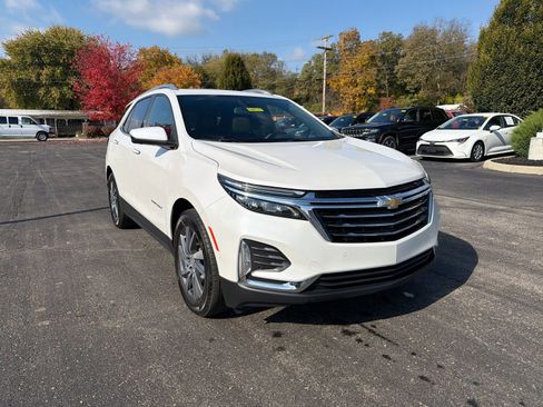 Used 2023 Chevrolet Equinox Premier image 2