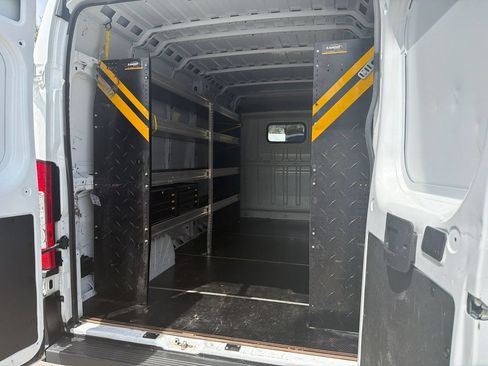 Used 2024 RAM ProMaster 2500 FWD image 11
