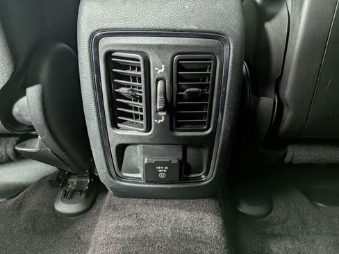 Used 2018 Jeep Grand Cherokee Altitude image 25