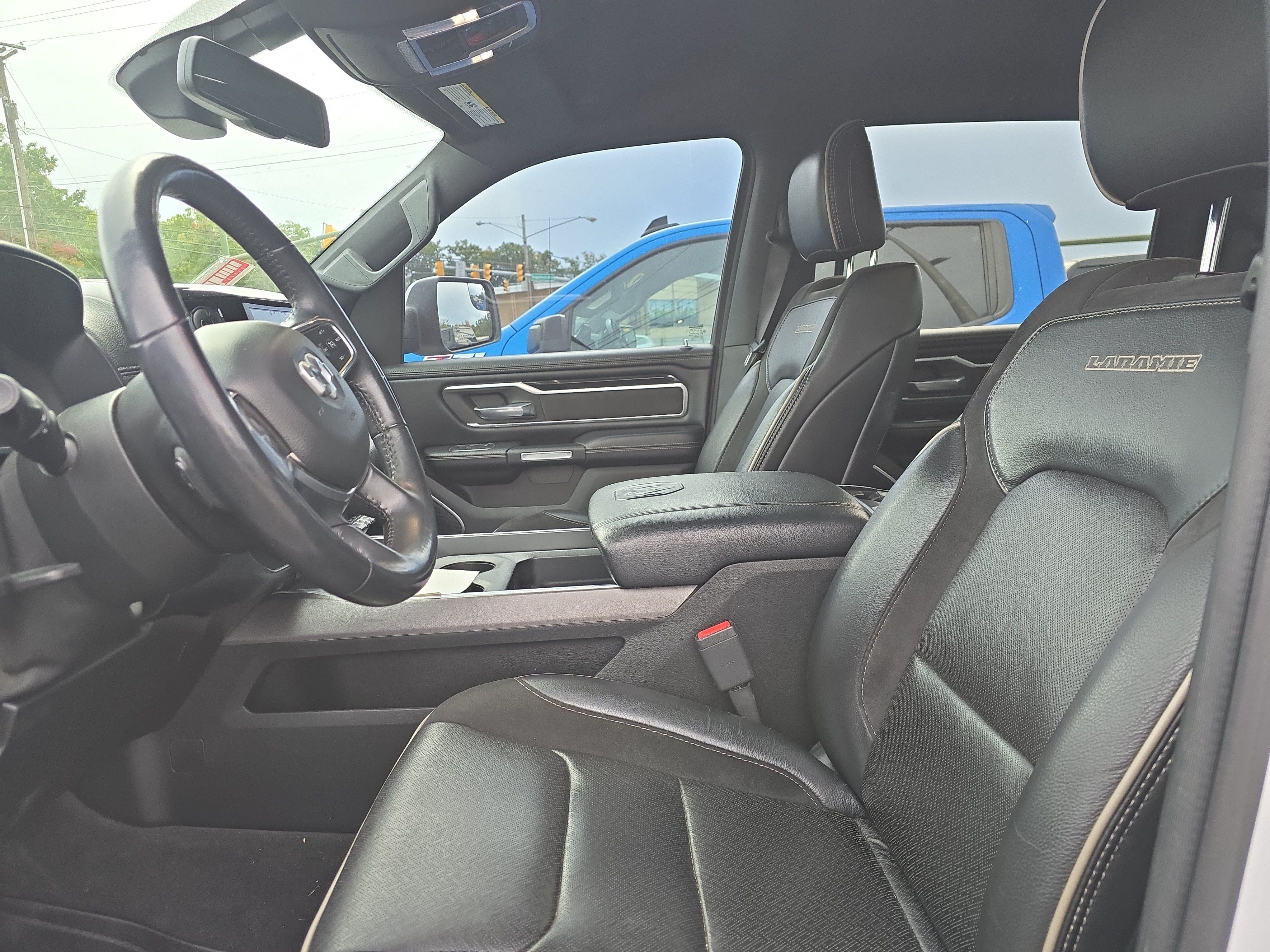 Used 2020 RAM 1500 Laramie w/ Sport Appearance Package AWD/4WD image 4