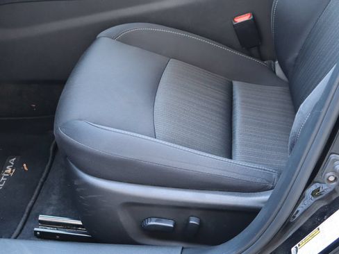 Used 2025 Nissan Altima 2.5 SV AWD/4WD image 14