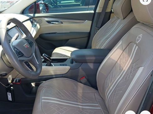 Used 2017 Cadillac XT5 Premium Luxury image 3