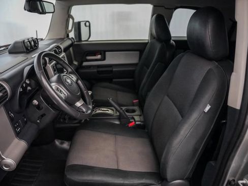 Used 2011 Toyota FJ Cruiser 4WD w/ Upgrade Pkg image 18