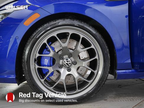 Used 2024 Volkswagen Golf R AWD/4WD image 29