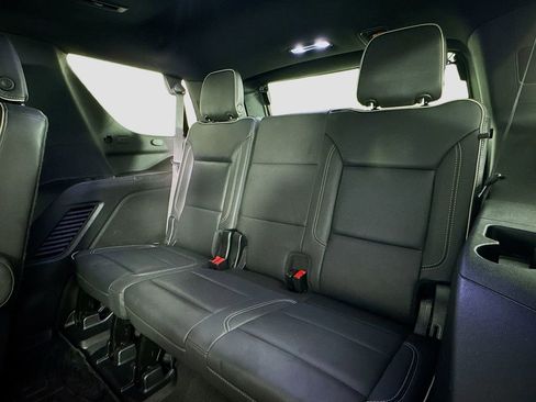 Used 2023 GMC Yukon SLT image 30