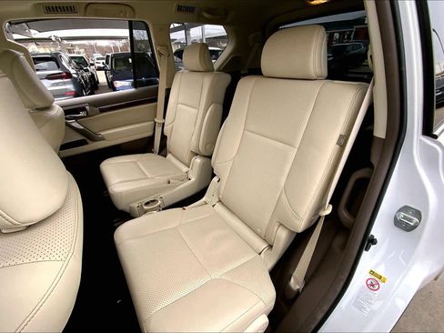 Used 2017 Lexus GX 460 Luxury image 19