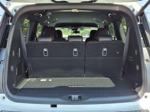 New 2025 Nissan Armada SL w/ Captain's Chari Seat Package image 5