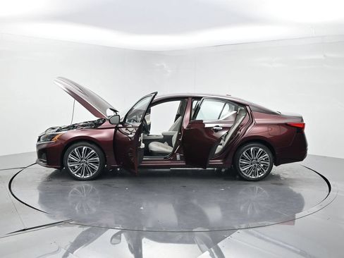 Used 2023 Nissan Altima 2.5 SL AWD/4WD image 26