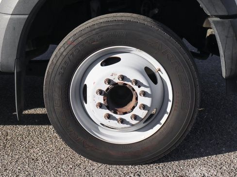 Used 2017 Ford F550 2WD Regular Cab Super Duty image 45