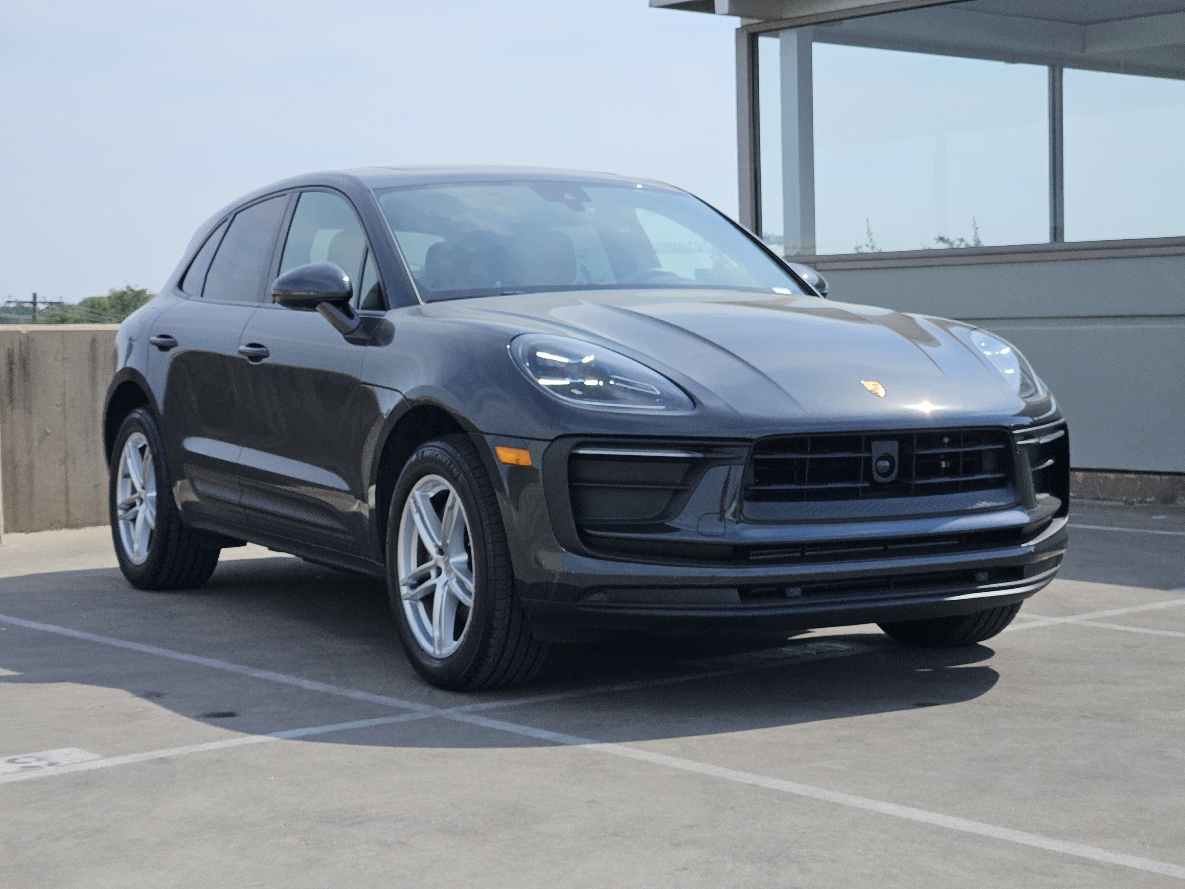 Certified 2026 Porsche Macan AWD/4WD image 10