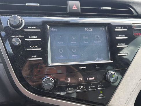 Used 2020 Toyota Camry SE FWD image 12