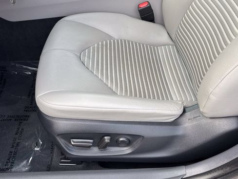 Used 2024 Toyota Camry SE FWD image 21