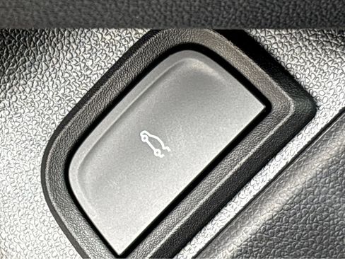 New 2026 Chevrolet Equinox LT w/ Convenience Package II image 32