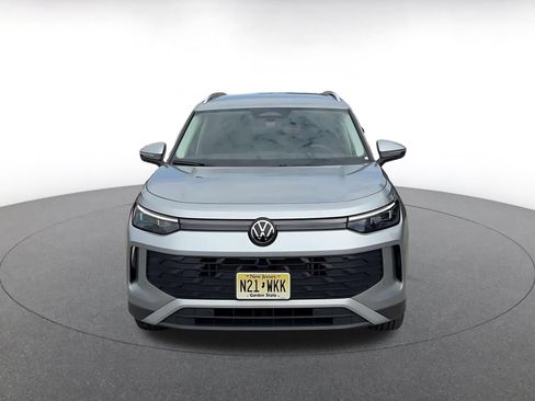 Used 2026 Volkswagen Tiguan SE AWD/4WD image 4