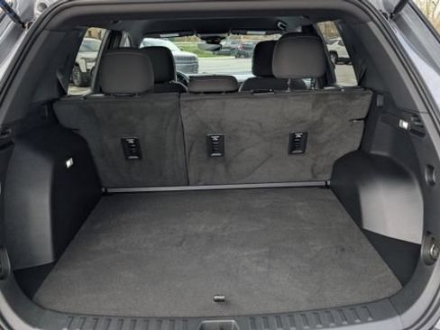 Used 2025 Chevrolet Equinox LT w/ Safety and Technology Package FWD image 10