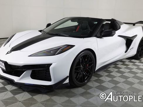 Used 2025 Chevrolet Corvette Z06 w/ Z07 Performance Package RWD image 11